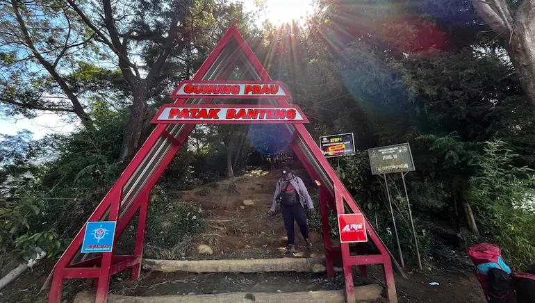 Jalur Pendakian Gunung Prau via Patak Banteng dan Basecamp